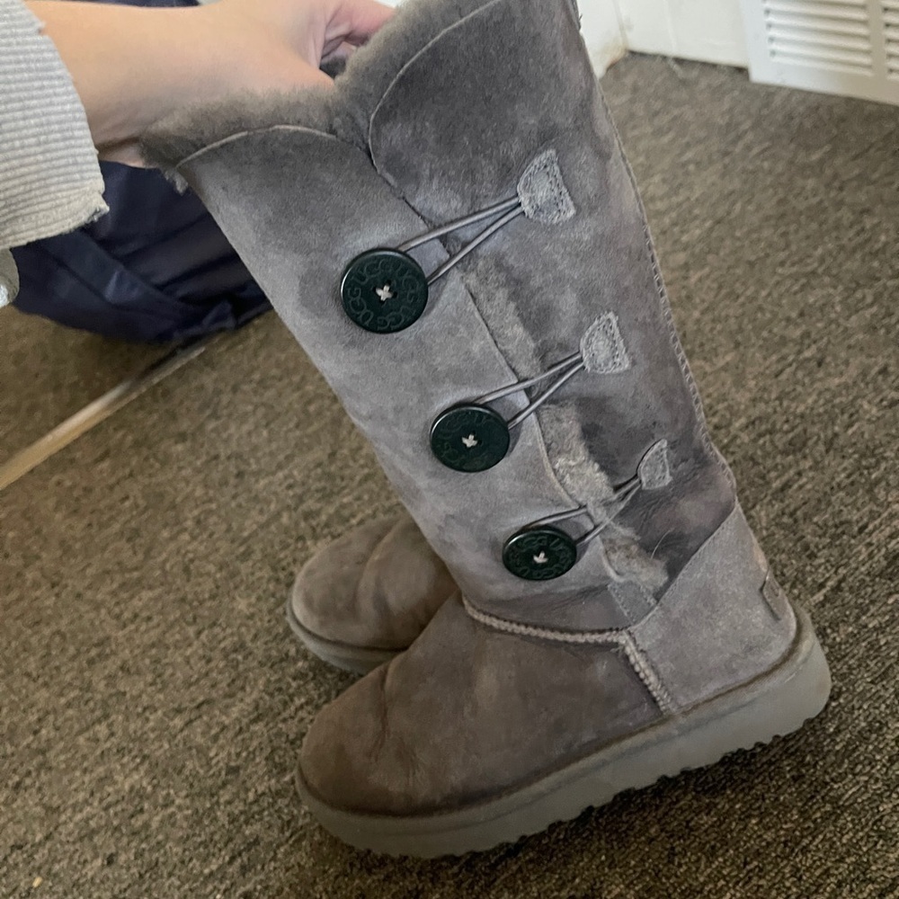 UGG Women’s 7 Bailey Button Triplet Triple Button Gray Classic Tall Boots size 7 - Picture 6 of 14